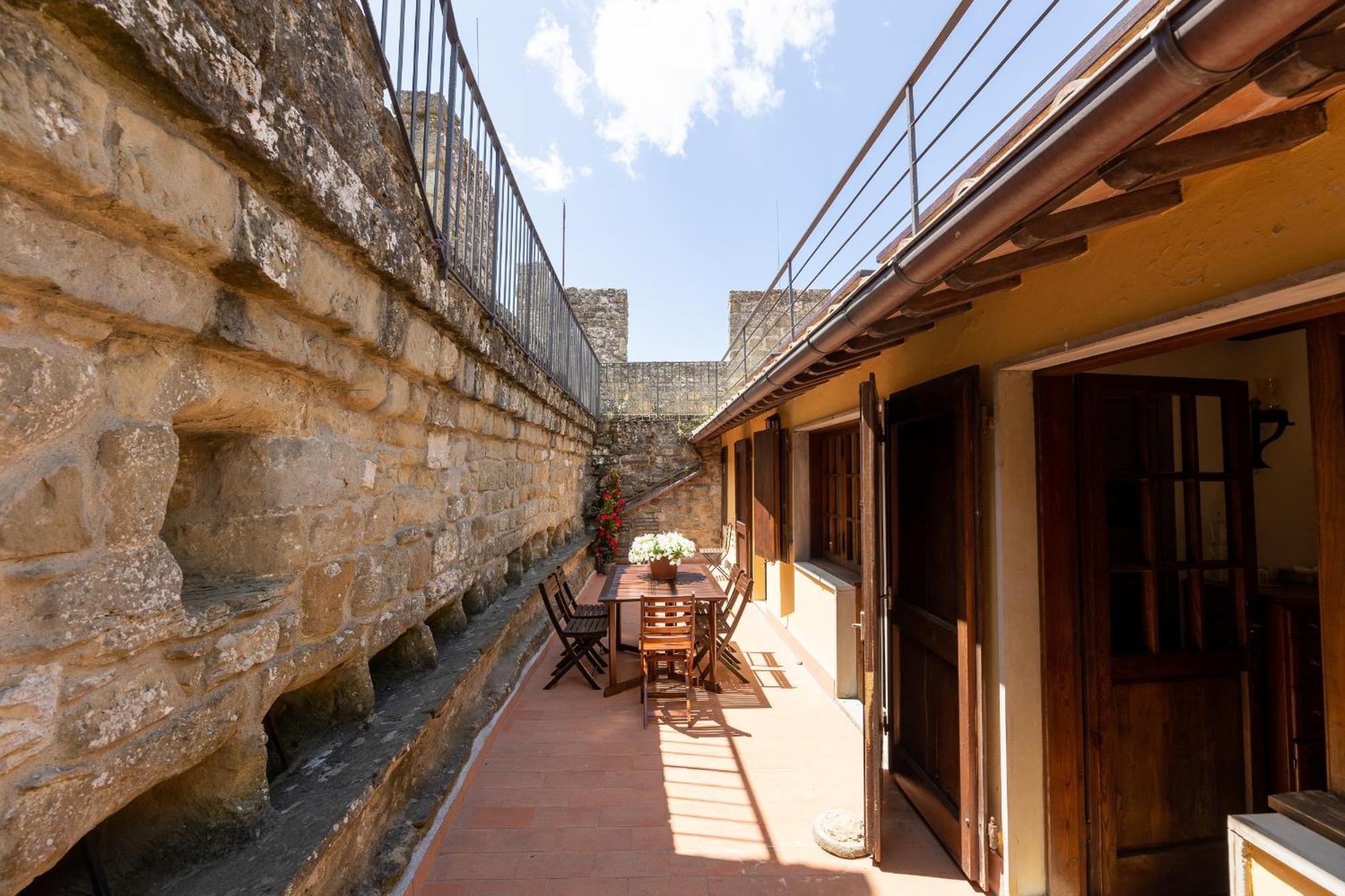 Вілла Castello E Borgo Di Porciano Пратовеккьо Екстер'єр фото